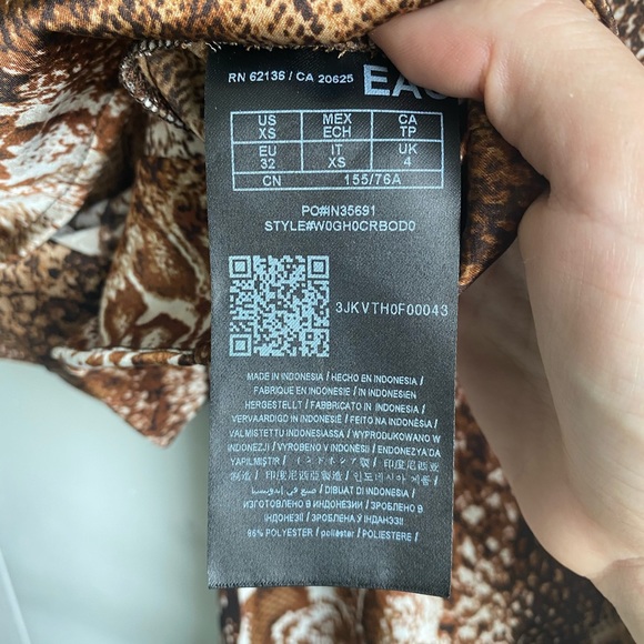 Guess Sahara Twist-Front Printed Crop Top - Picture 7 of 7